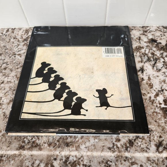 Picture Book: Seven Blind Mice hardcover - Picture 2 of 3